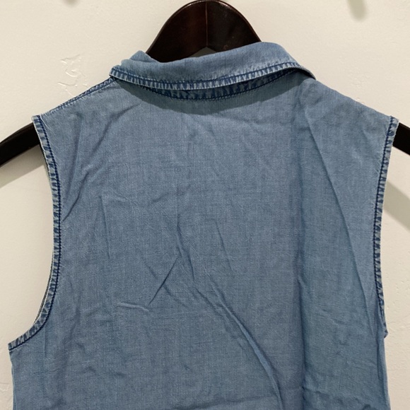 Forever 21 Chambray Vest - Picture 5 of 6